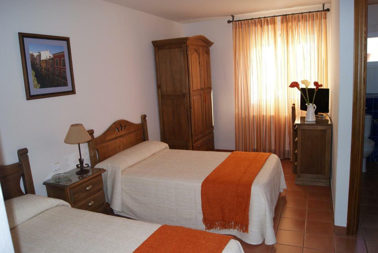 Casa Rural El Sauce. A 2,5 Km De Cuenca Capital Ноалес Экстерьер фото